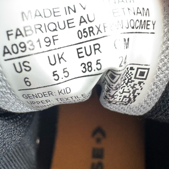 Converse Chuck Taylor All Star in Dark Blue and White - Picture 5 of 9